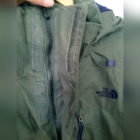 The North Face Womens Ski Jacket - Picture 8 of 8